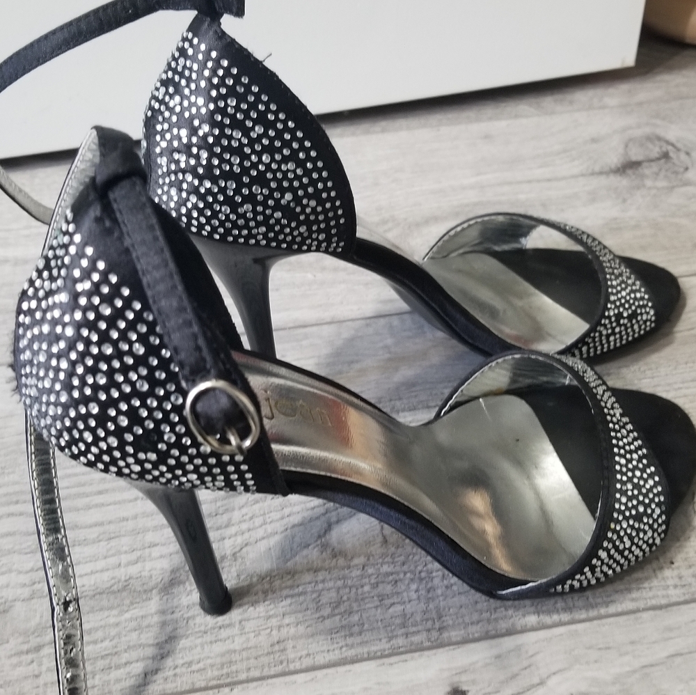 Shoes - Picture 2 of 2